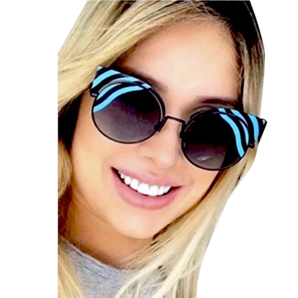 $695 Fendi Cutout Cat Eye Sunglasses Blue + Black Bold Stripes Italy Case NWT - Picture 7 of 16